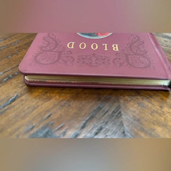 🌹Mark Ryden Hardcover - Picture 6 of 6